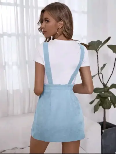 Jardinera de mezclilla azul claro para mujer - miniatura 2