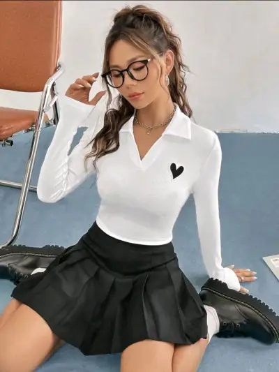 Polera blanca con corazón - miniatura 1