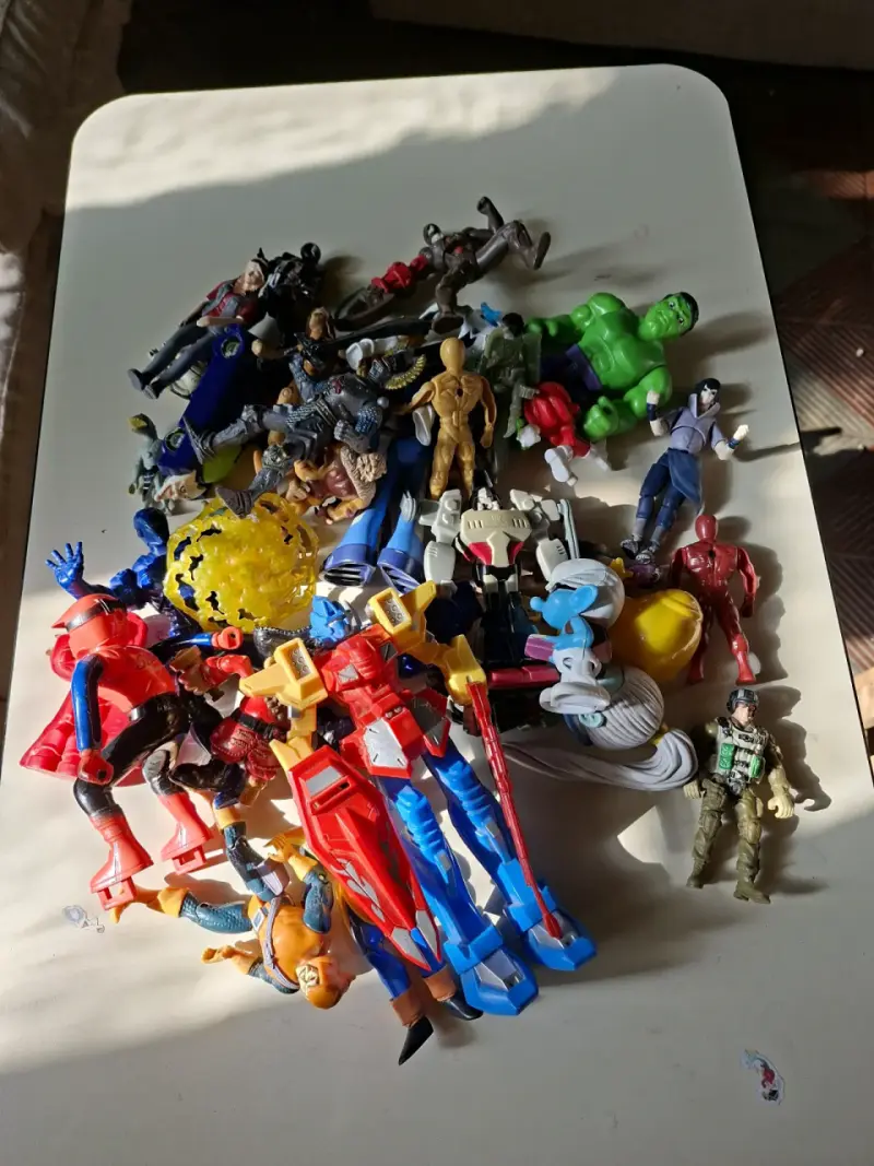 Lote de figuras de acción variadas algunas con det