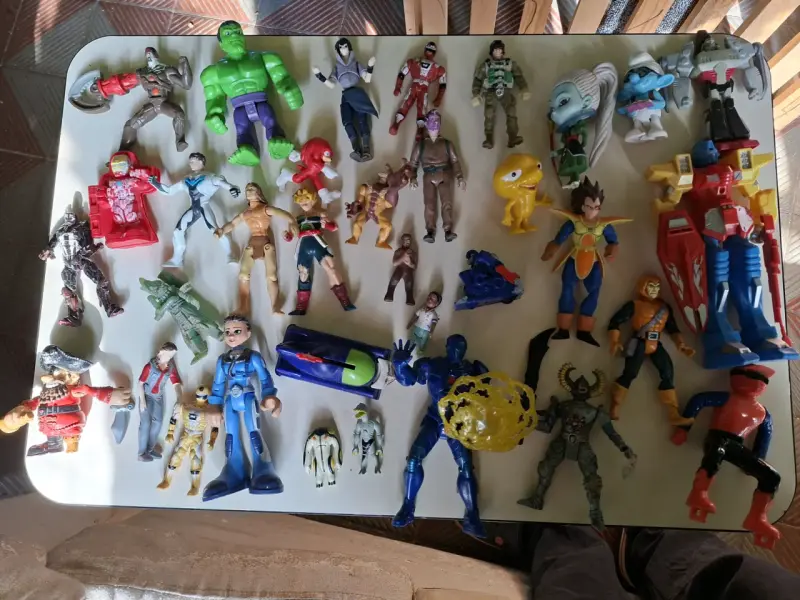 Lote de figuras de acción variadas algunas con det - 2