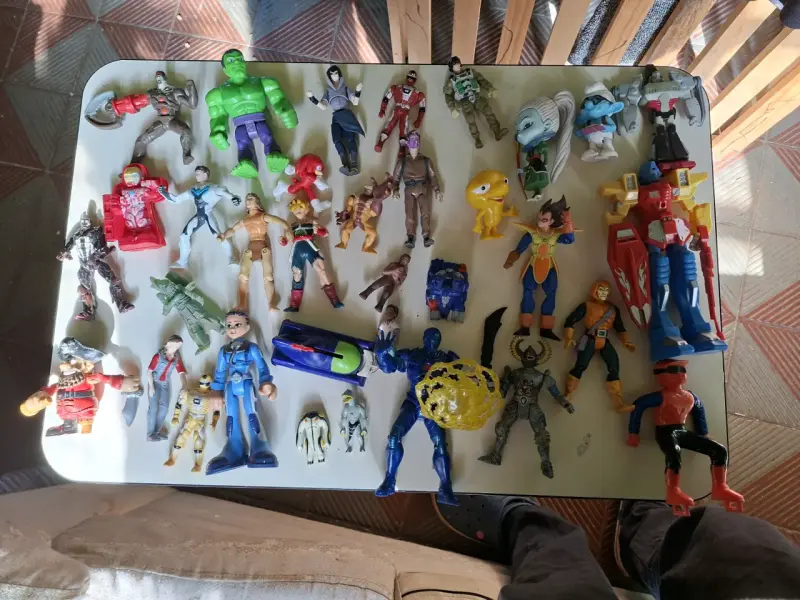 Lote de figuras de acción variadas algunas con det - 3