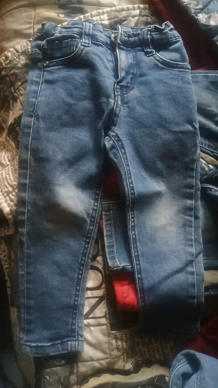 Jeans de mezclilla azul para niños