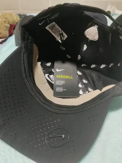 Gorra Nike negra unisex ajustable - miniatura 4