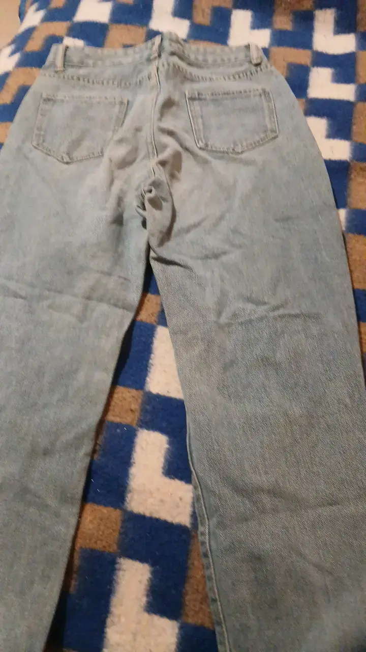 Jeans desgastados de mezclilla azul - 2