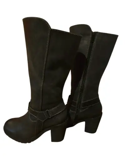 Botas de cuero negras con tacón alto - miniatura 1
