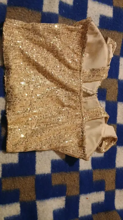 Top corto dorado con lentejuelas - miniatura 2