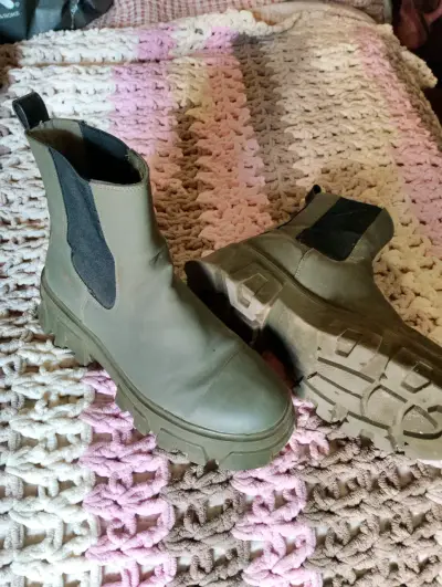 Botines de goma impermeables verde oliva - miniatura 1