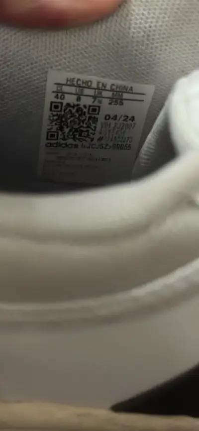 Zapatillas deportivas blancas Adidas usadas - miniatura 2