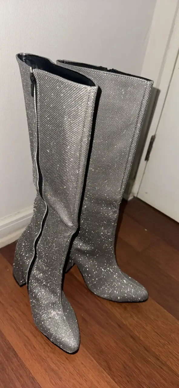Botas altas plateadas con brillo - 1