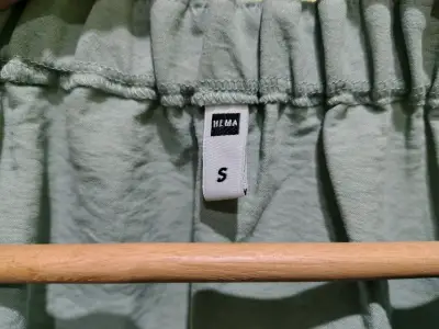 Blusa verde oliva  para mujer - miniatura 3
