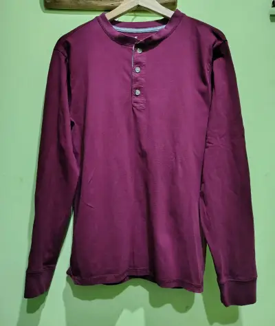Polera manga larga burdeo con botones - miniatura 1