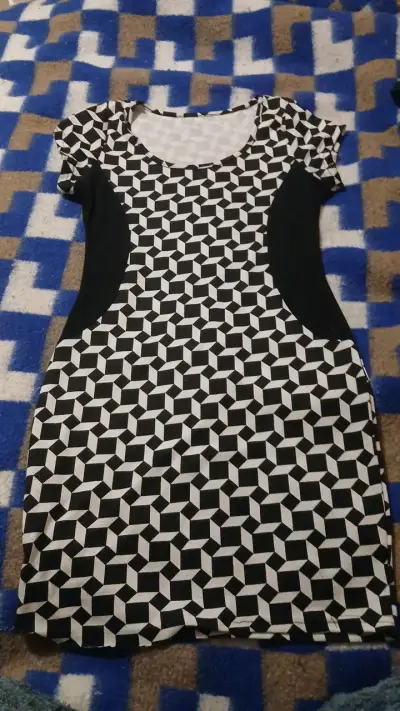 Vestido geométrico blanco y negro - miniatura 1