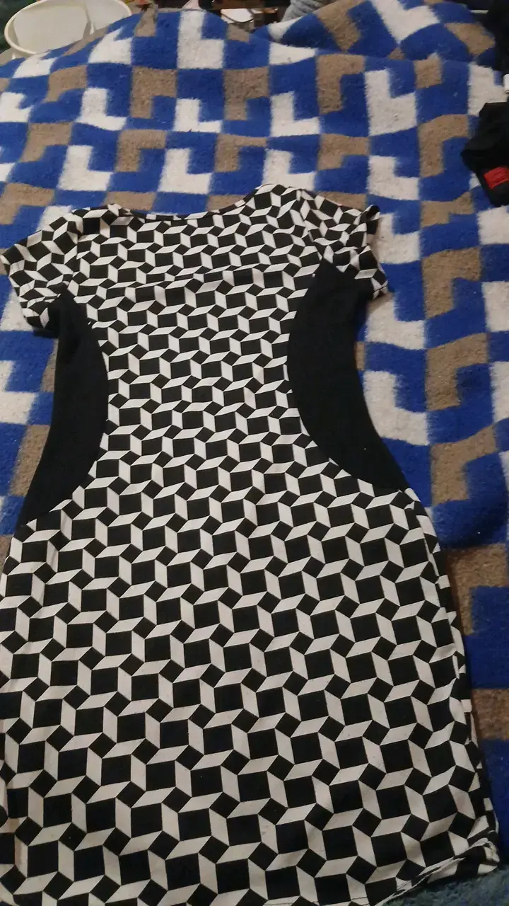 Vestido geométrico blanco y negro - 2