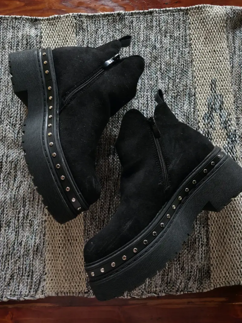 Botines negros con tachas talla 38 - 2