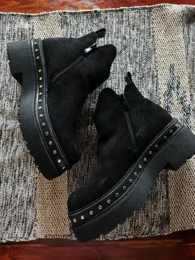 Botines negros con tachas talla 38 - miniatura 3