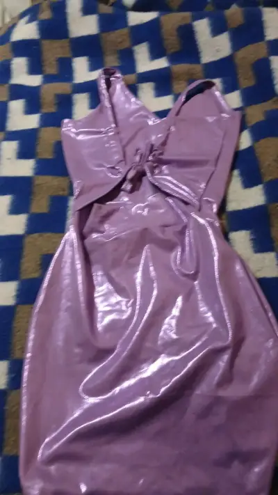 Vestido ajustado lila brillante - miniatura 3