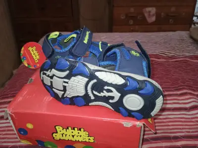 Sandalias Bubble Gummers para niños azul y verde - miniatura 2