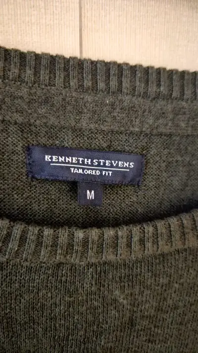 Suéter verde de lana para hombre - miniatura 2