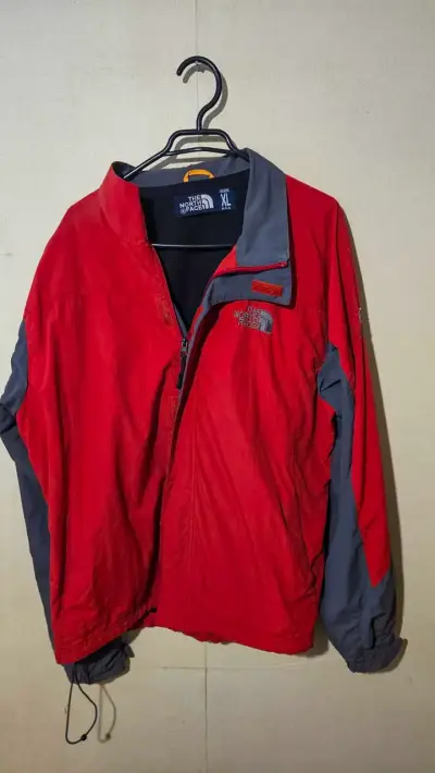 Chaqueta The North Face roja y gris XL - miniatura 1