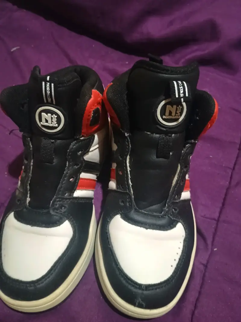 Zapatillas North Star negras y blancas - 1