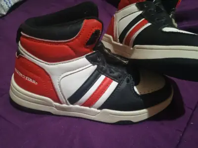 Zapatillas North Star negras y blancas - miniatura 3