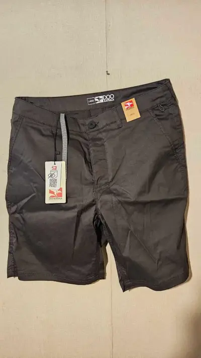 Shorts negros Doo Australia nuevos - miniatura 1