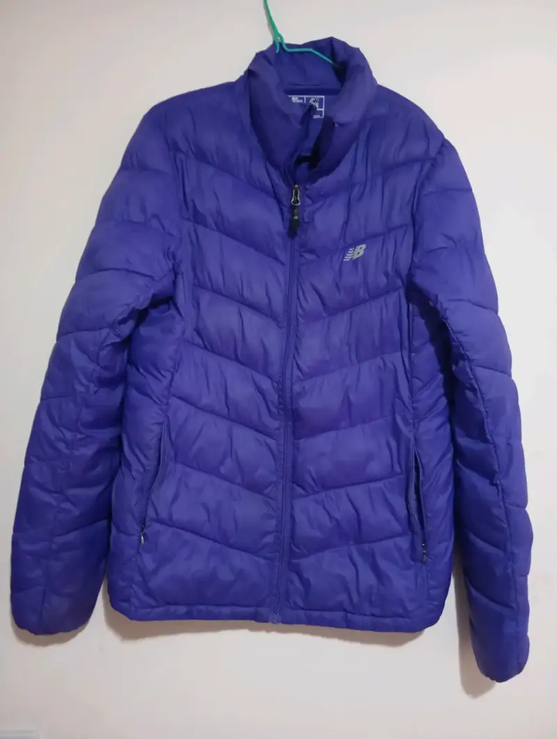 Chaqueta acolchada morada New Balance