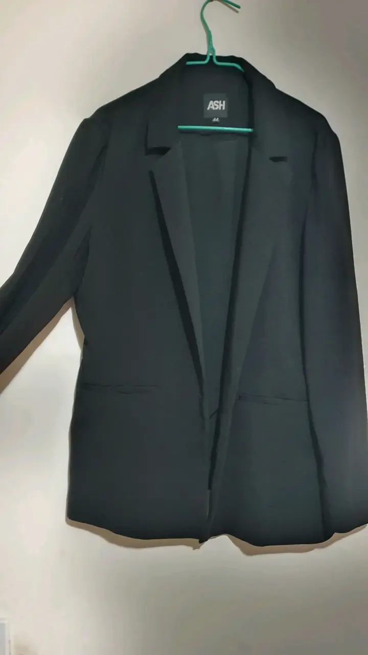 Blazer negro elegante marca ASH
