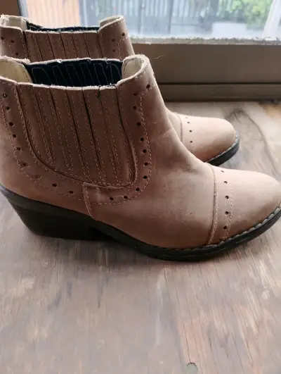 Botines de cuero marrón con tacón bajo - miniatura 1