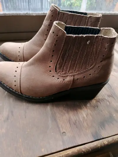 Botines de cuero marrón con tacón bajo - miniatura 3