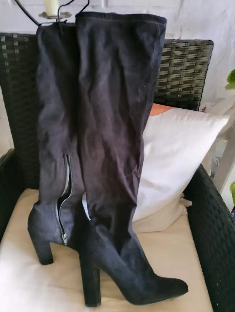 Botas negras de gamuza con tacón alto - 3