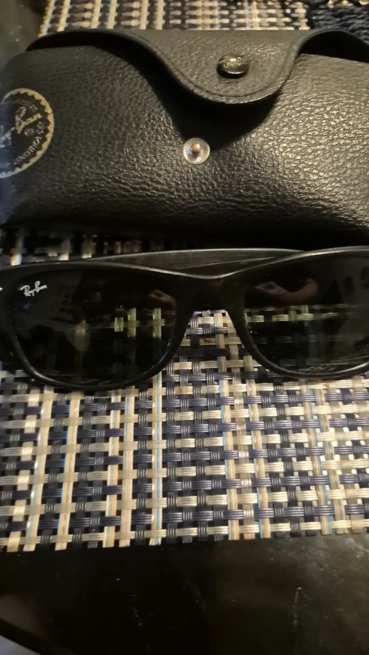Gafas de sol Ray-Ban negras clásicas - 1