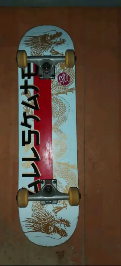 skate con diseño de dragón - miniatura 1