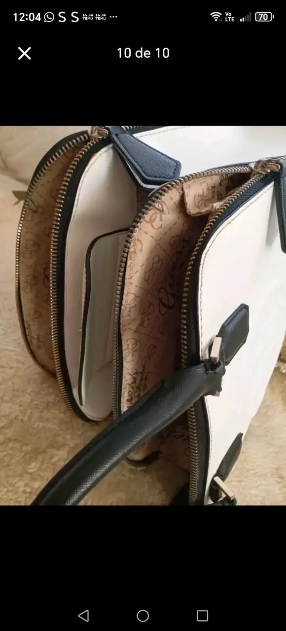Bolso de mano blanco con logo y cadena - 3