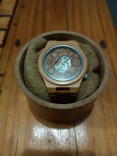 Reloj de madera Marca tohe - miniatura 2