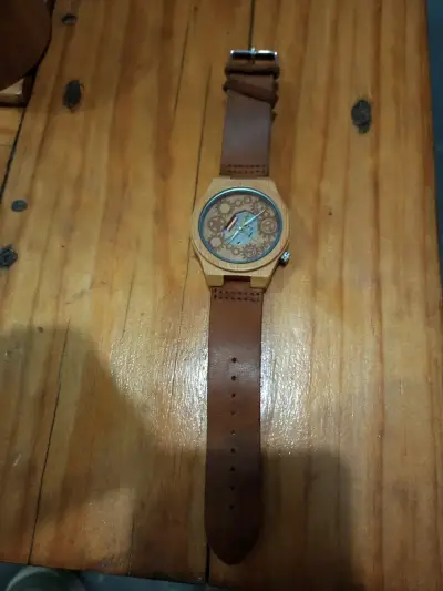 Reloj de madera Marca tohe - miniatura 3