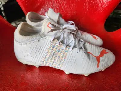 Botines de fútbol Puma - miniatura 1