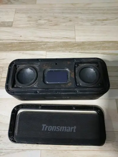 Parlante Bluetooth Tronsmart portátil negro - miniatura 5