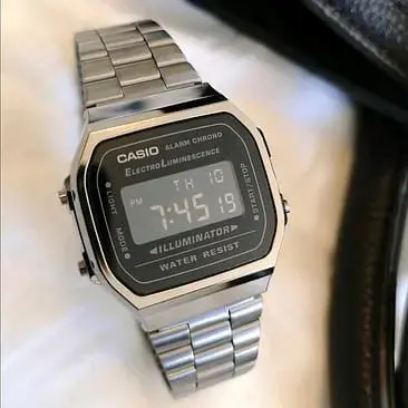 Reloj Casio A168WGG-1B clásico y resistente - 3