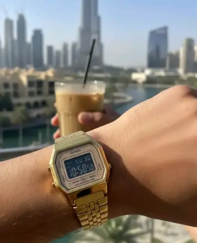 Reloj Casio Vintage LA-680WGA-9B Dorado - miniatura 3