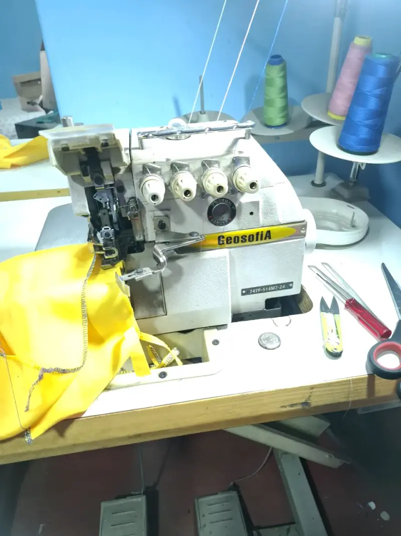 Máquina overlock industrial GeosofiA