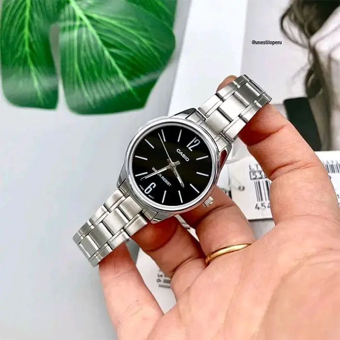 Reloj análogo Casio LTP-V005D-1B2 elegante - 2