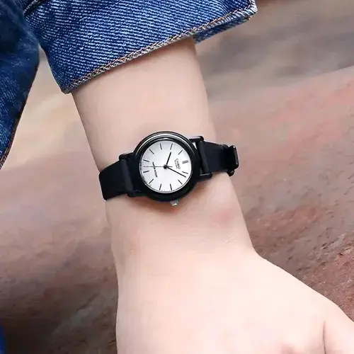 Reloj análogo Casio LQ-139B-7E clásico - 2