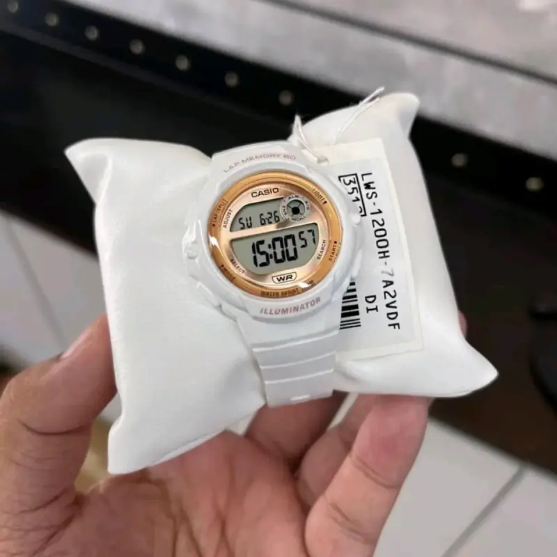 Reloj digital Casio resistente al agua - 2
