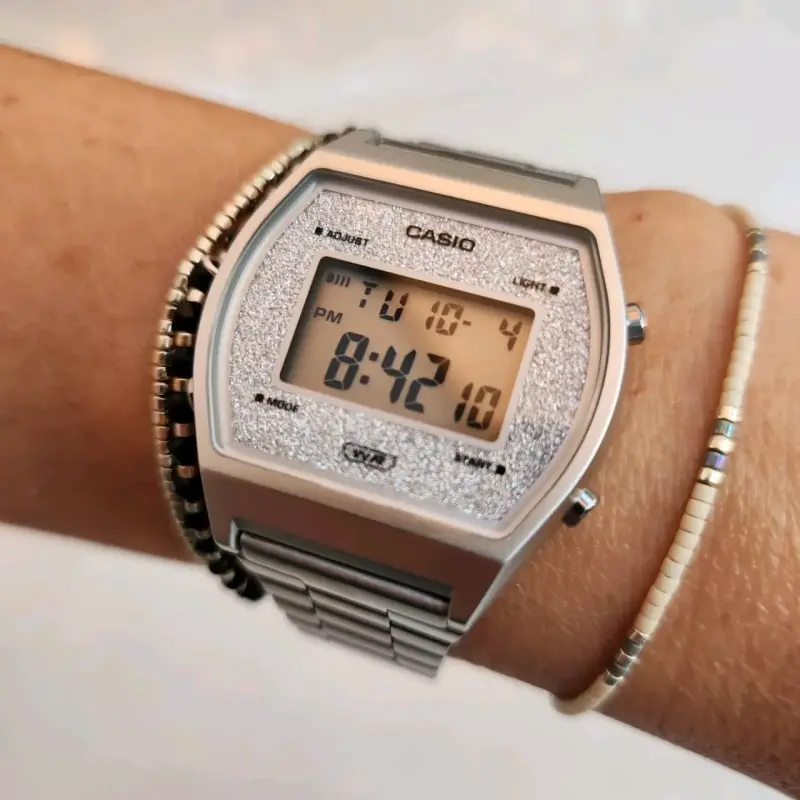 Reloj Casio Vintage B-640WDG-7 con esfera brillante - 2
