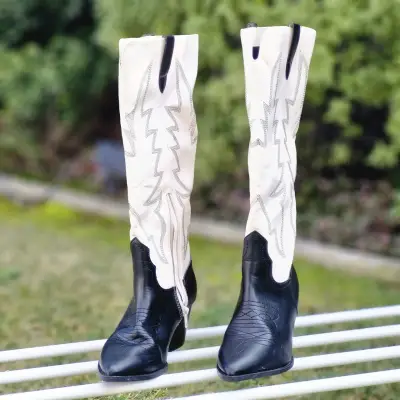 Botas vaqueras bicolor de ecocuero - miniatura 2