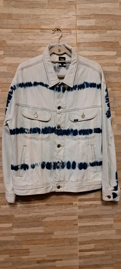 Chaqueta de mezclilla Lee con diseño  tie-dye - miniatura 3