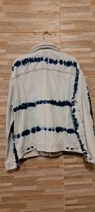 Chaqueta de mezclilla Lee con diseño  tie-dye - miniatura 4