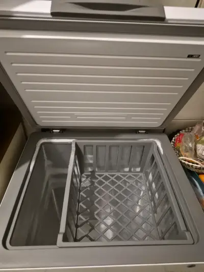 Congelador Midea compacto blanco - miniatura 2