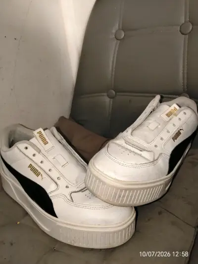 Zapatillas Puma blancas con plataforma - miniatura 1